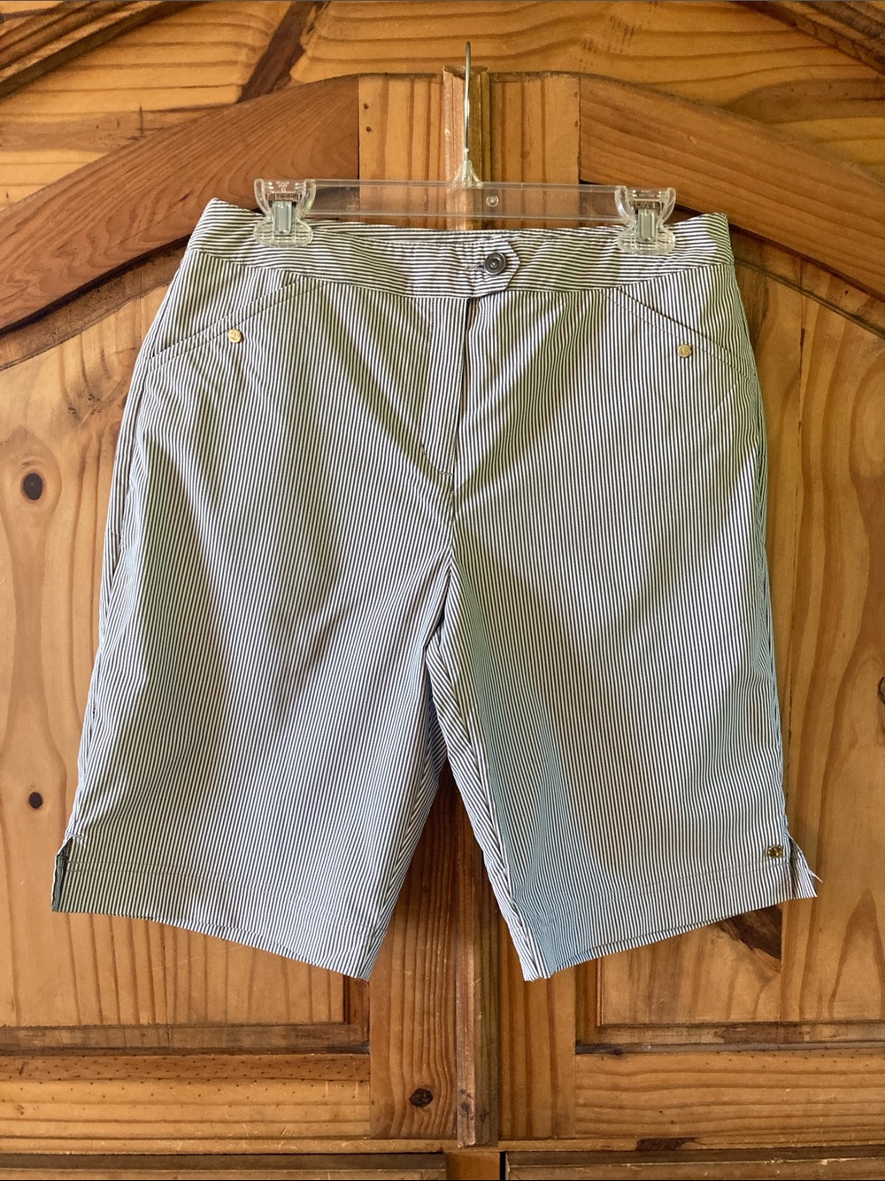 Women's Callaway Golf blue gray striped long shorts size 8